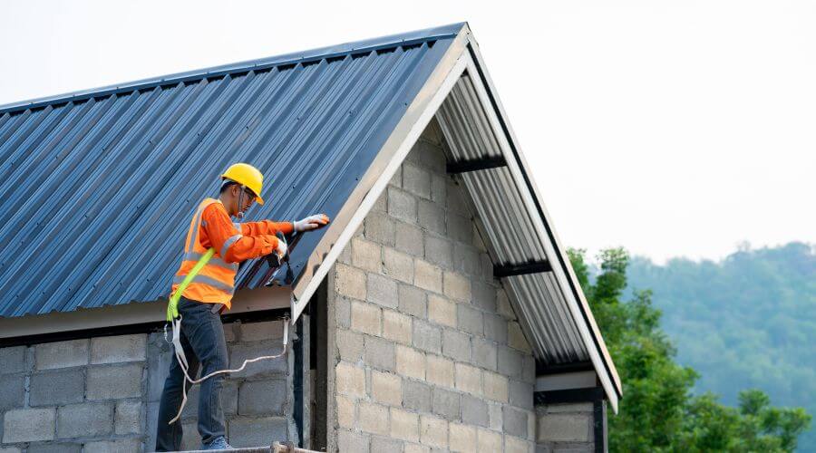 Professional gutter cleaning in Moro, IL